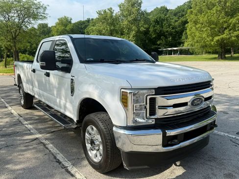 Used 2018 Ford F250 XL w/ Power Equipment Group AWD/4WD image 3
