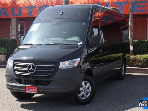 Used 2023 Mercedes-Benz Sprinter 2500 image 4