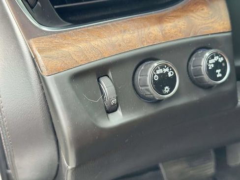 Used 2020 Cadillac Escalade Luxury AWD/4WD image 27