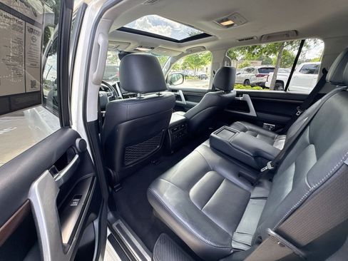 Used 2019 Toyota Land Cruiser AWD/4WD image 31