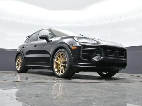 New 2026 Porsche Cayenne Turbo GT AWD/4WD image 40