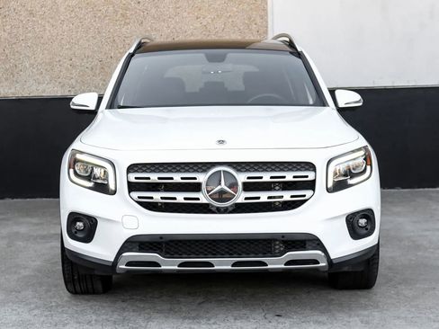 Used 2021 Mercedes-Benz GLB 250 4MATIC w/ Premium Package image 5