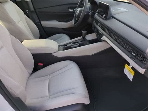 New 2025 Honda Accord SE image 24
