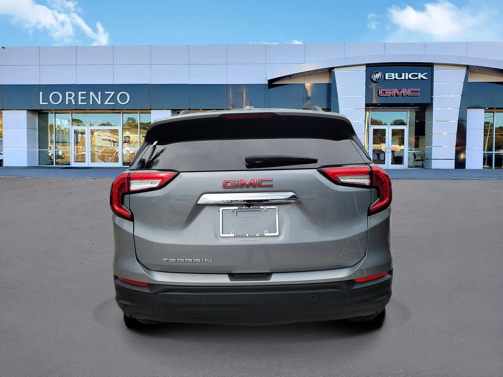Used 2023 GMC Terrain SLE w/ Driver Convenience Package FWD image 5