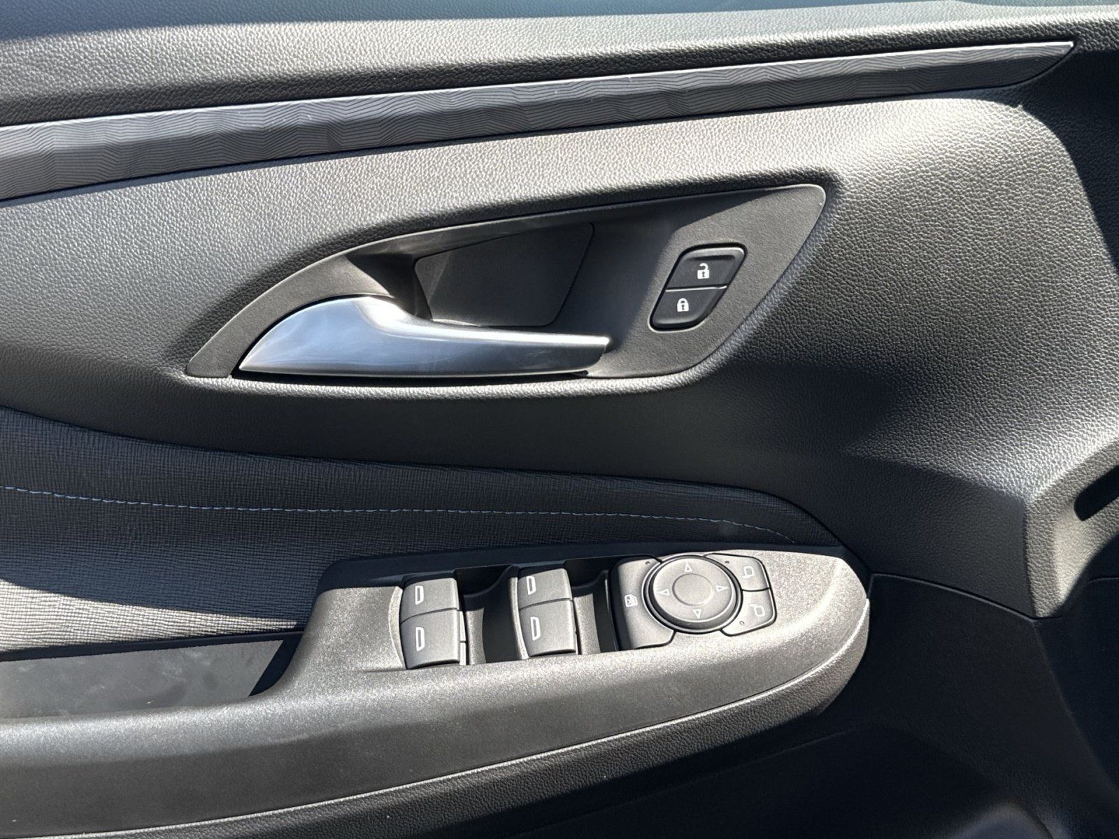 New 2026 Buick Envista Sport Touring w/ Convenience I Package FWD image 15