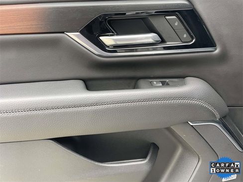 Used 2025 GMC Yukon Denali image 12