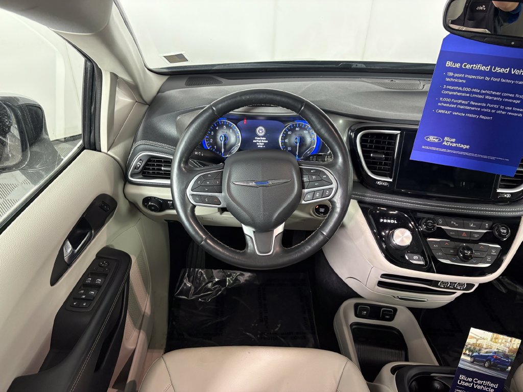Used 2021 Chrysler Pacifica Touring-L AWD/4WD image 25