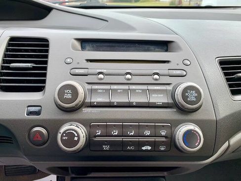 Used 2011 Honda Civic DX-VP image 18