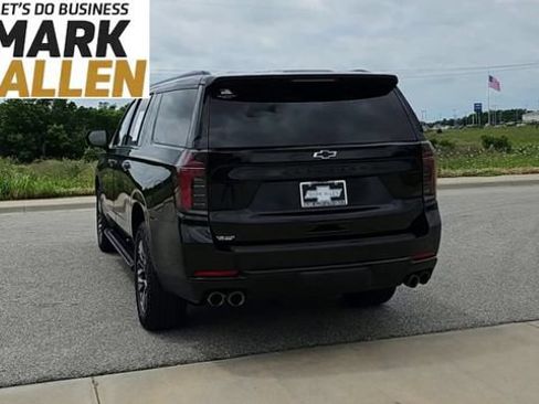 Used 2025 Chevrolet Suburban Z71 AWD/4WD image 7