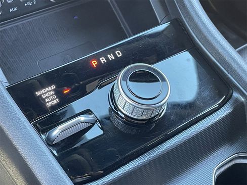 Used 2024 Jeep Grand Cherokee L Limited w/ Luxury Tech Group II image 28