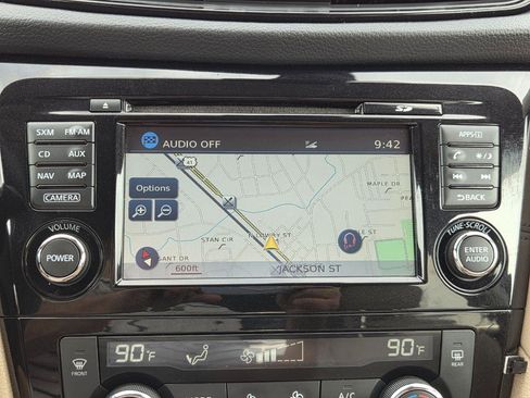 Used 2017 Nissan Rogue SL image 32