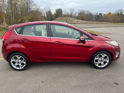 Used 2013 Ford Fiesta Titanium image 4
