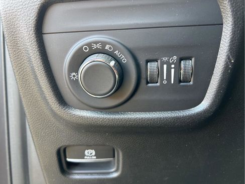 Certified 2022 Jeep Grand Cherokee L Laredo w/ Luxury Tech Group I image 15