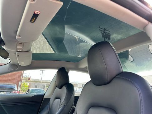 Used 2018 Tesla Model 3 Long Range RWD image 18