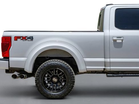 Used 2022 Ford F250 Lariat w/ Lariat Value Package AWD/4WD image 7
