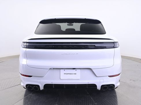 Used 2026 Porsche Cayenne S AWD/4WD image 6