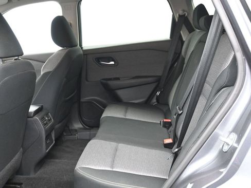 Used 2023 Nissan Rogue SV image 24