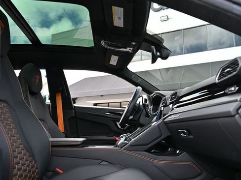 Used 2023 Lamborghini Urus S image 42