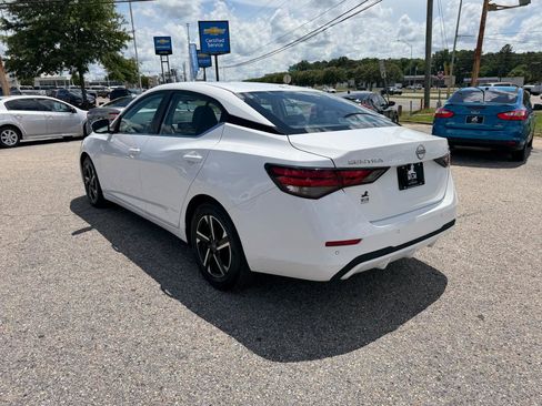 Used 2024 Nissan Sentra SV FWD image 14