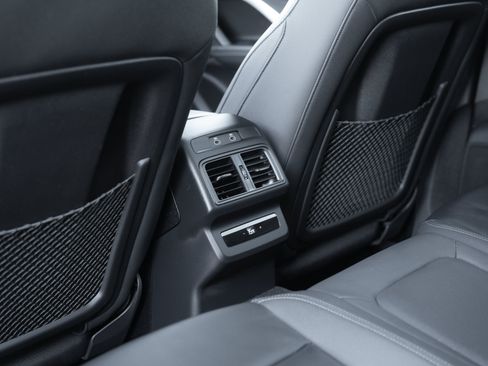 Certified 2025 Audi Q5 Premium w/ Convenience Package AWD/4WD image 26