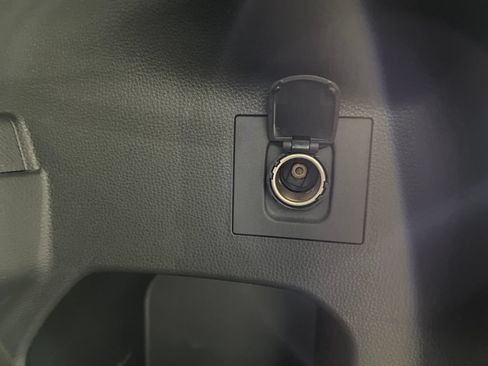 Used 2025 Toyota 4Runner SR5 AWD/4WD image 40