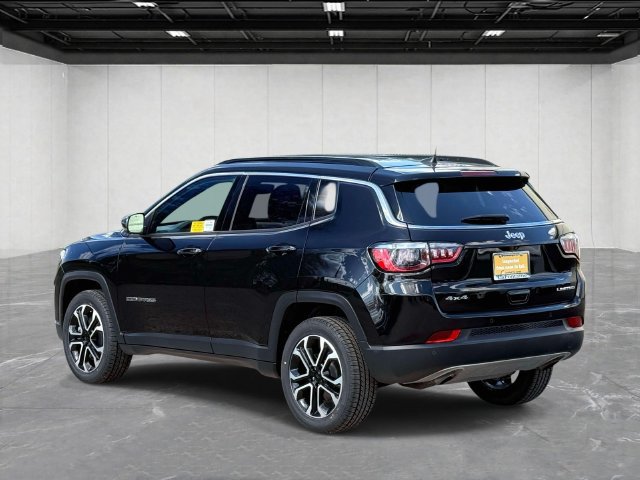 Used 2023 Jeep Compass Limited AWD/4WD image 7
