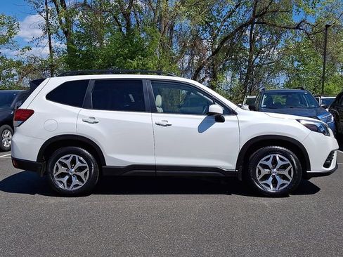 Used 2024 Subaru Forester Premium AWD/4WD image 8