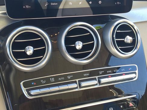 Used 2022 Mercedes-Benz GLC 300 image 24