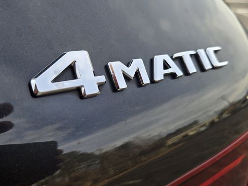 Used 2020 Mercedes-Benz GLC 300 4MATIC image 11