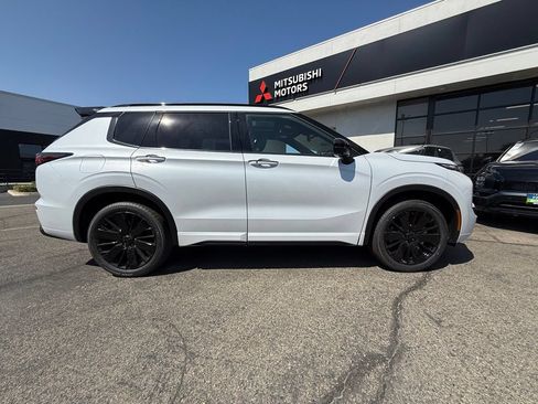 New 2026 Mitsubishi Outlander SEL Black Edition FWD image 15