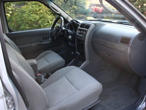 Used 2002 Nissan Frontier SE AWD/4WD image 13