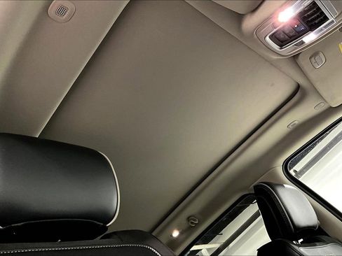 Used 2022 RAM 1500 Laramie AWD/4WD image 19