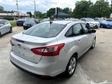 Used 2014 Ford Focus SE w/ SE Winter Package image 4