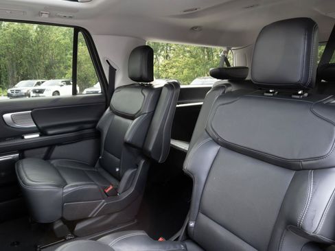 Used 2025 Ford Expedition Max Platinum w/ Driver's Package AWD/4WD image 21