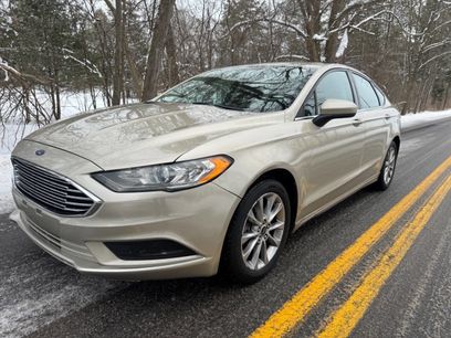 Used 2017 Ford Fusion SE w/ Fusion SE Technology Package