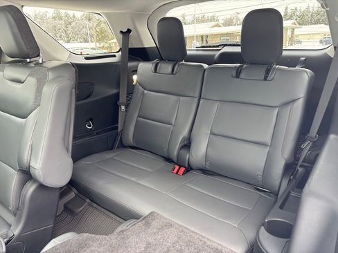 Used 2025 Ford Explorer Active w/ Active Comfort Package image 16