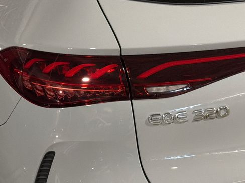 New 2026 Mercedes-Benz EQE 320 4MATIC SUV image 27
