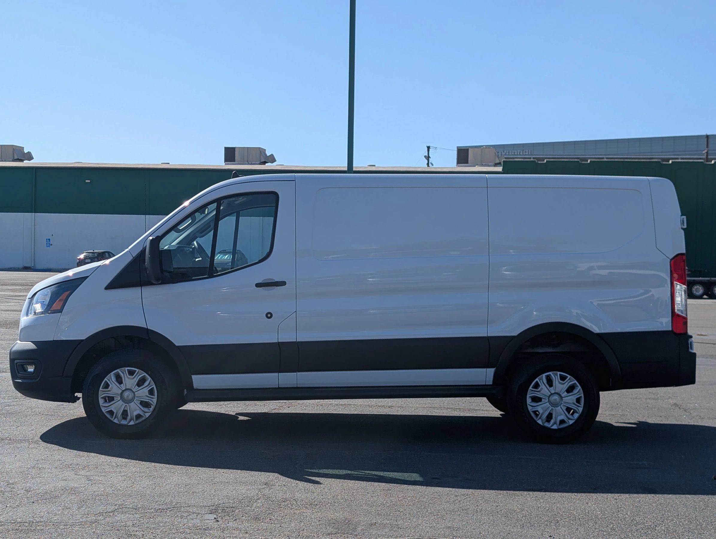 Used 2025 Ford Transit 250 Low Roof w/ Exterior Upgrade Package RWD image 4