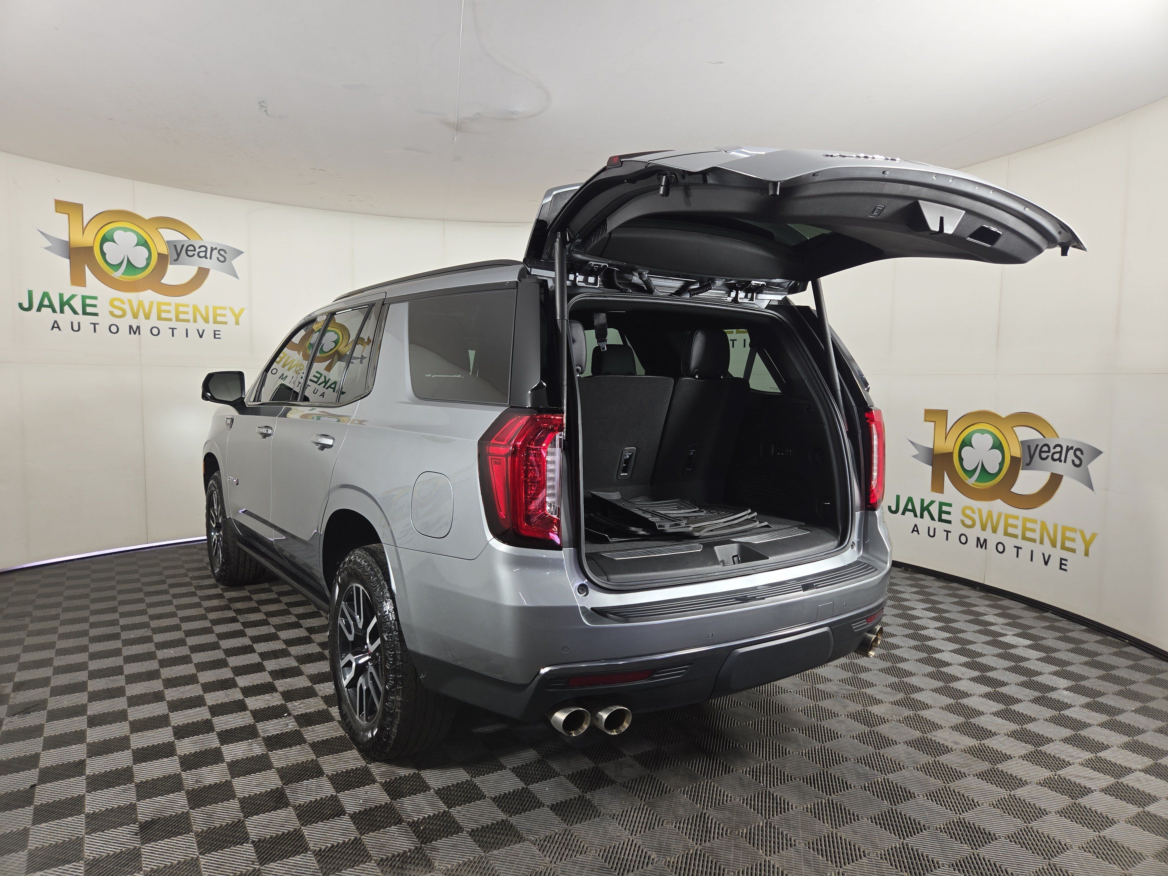 Certified 2023 GMC Yukon AT4 w/ AT4 Premium Plus Package AWD/4WD image 33