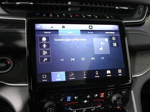 Used 2023 Jeep Grand Cherokee 30th Anniversary image 27