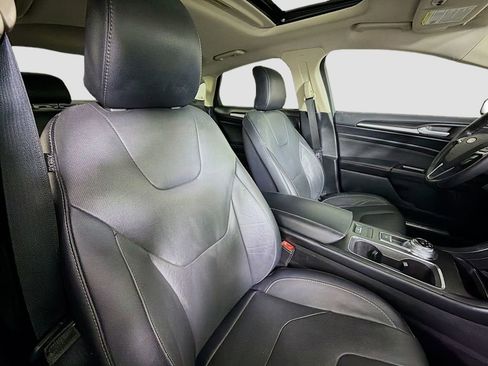 Used 2019 Ford Fusion Titanium image 30