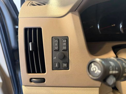 Used 2005 Cadillac STS V8 w/ Preferred Equipment Group RWD image 13