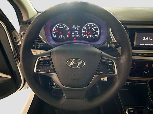 Used 2018 Hyundai Accent SE FWD image 17