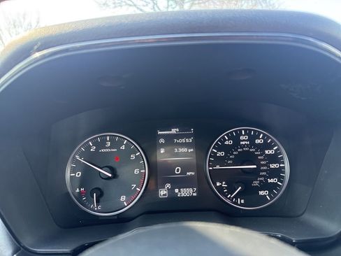 Used 2024 Subaru Outback Premium image 9