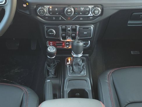 New 2026 Jeep Wrangler Unlimited Rubicon image 24