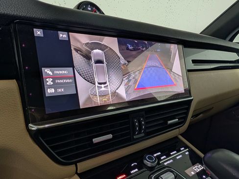 Used 2020 Porsche Cayenne AWD/4WD image 30