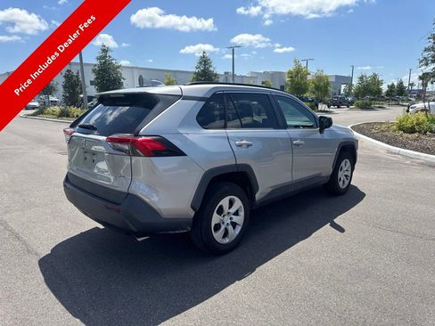 Used 2019 Toyota RAV4 LE FWD image 4