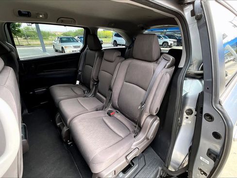 Used 2018 Honda Odyssey EX image 21