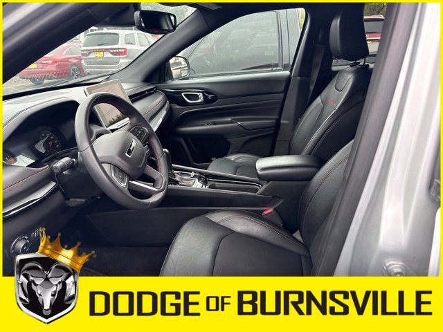 Used 2024 Jeep Compass Trailhawk AWD/4WD image 5
