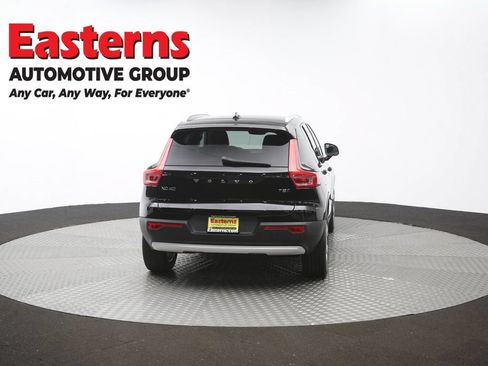 Used 2019 Volvo XC40 T5 Momentum AWD/4WD image 36